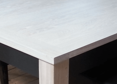 Table fixe CONTEMPORAINE - Métal et bois de chêne massif Detail