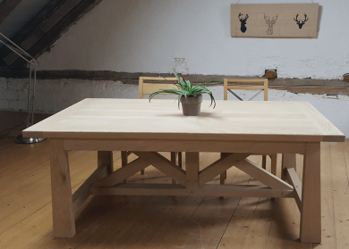Table fixe CHARPENTIER - bois de chêne massif - aspect brut Situation